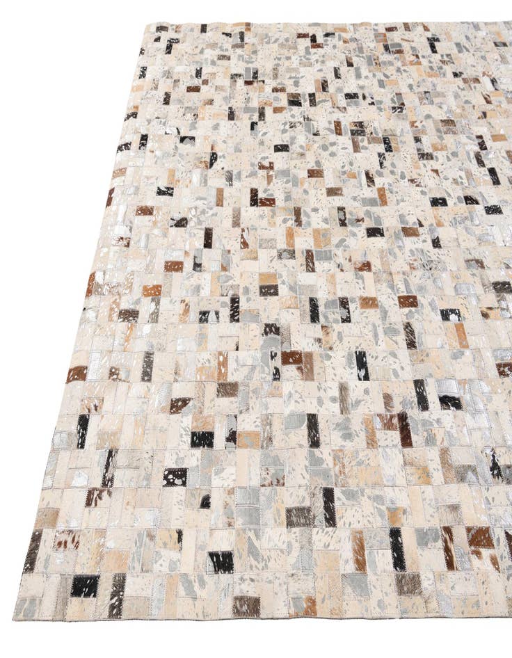 Detail image of 5' x 7' 6 Cowhide Stocks Rug