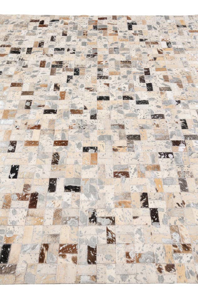 Detail image of 5' x 7' 6 Cowhide Stocks Rug