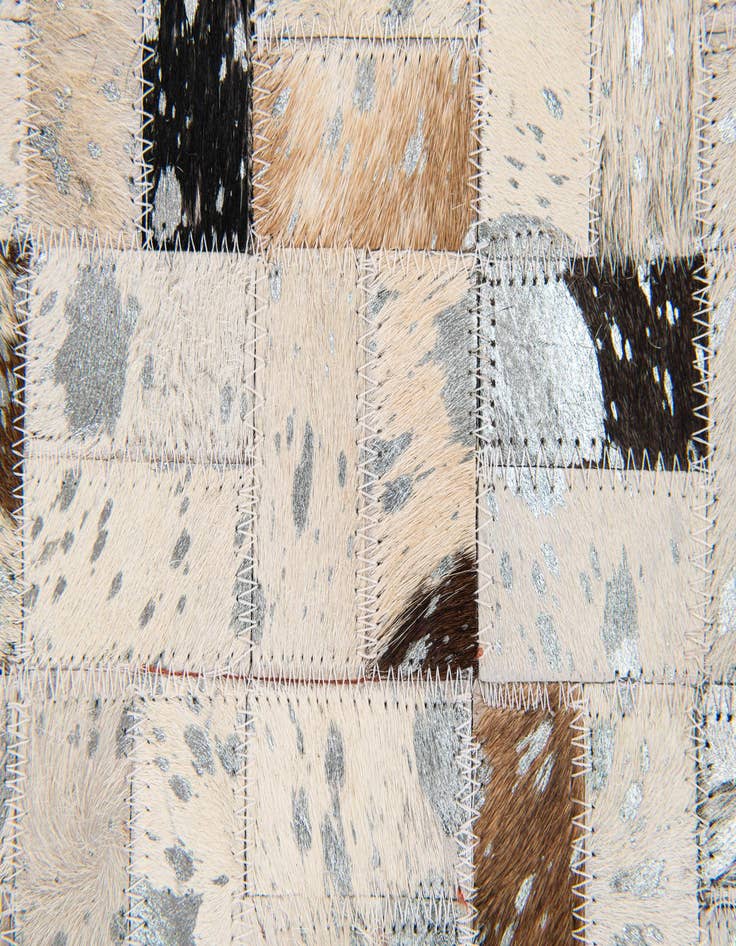 Detail image of 5' x 7' 6 Cowhide Stocks Rug