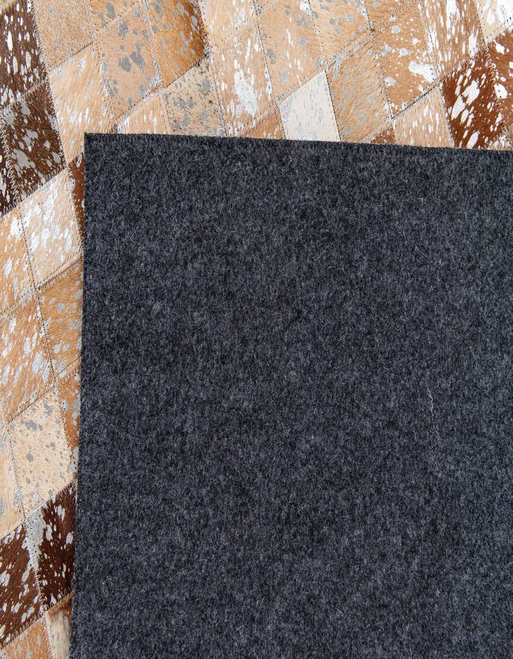 Detail image of 5' 3 x 7' 7 Cowhide Stocks Rug