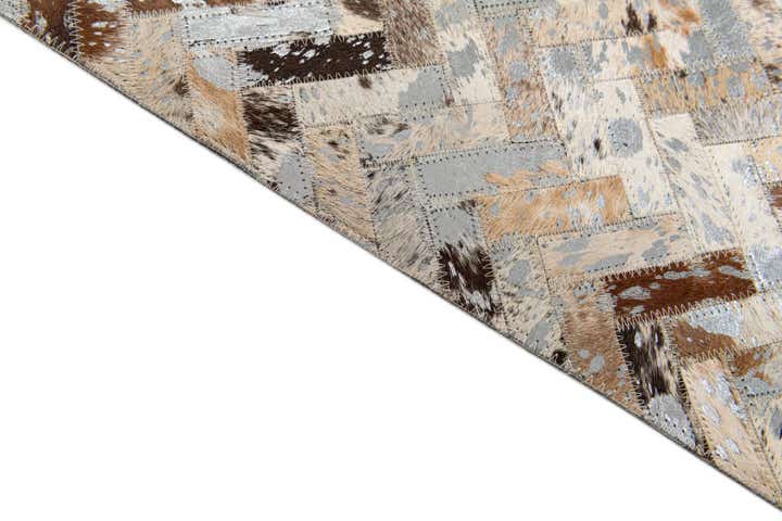 5' 4 x 7' 7 Cowhide Stocks Rug