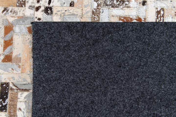 5' 4 x 7' 7 Cowhide Stocks Rug