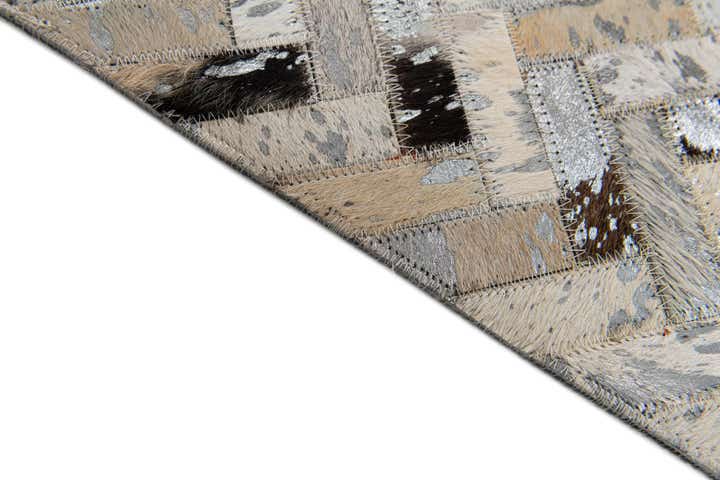 5' 4 x 7' 4 Cowhide Stocks Rug