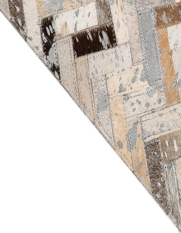 Detail image of 5' 2 x 7' 5 Cowhide Stocks Rug