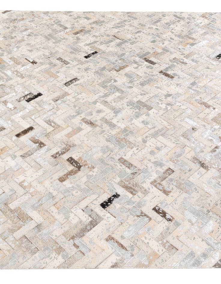 Detail image of 5' 4 x 7' 7 Cowhide Stocks Rug
