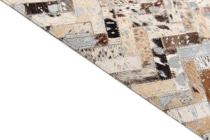 5' 3 x 7' 5 Cowhide Stocks Rug