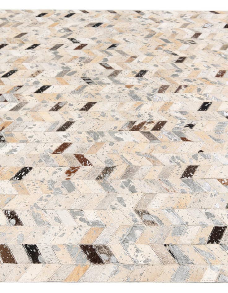 Detail image of 5' 4 x 7' 7 Cowhide Stocks Rug