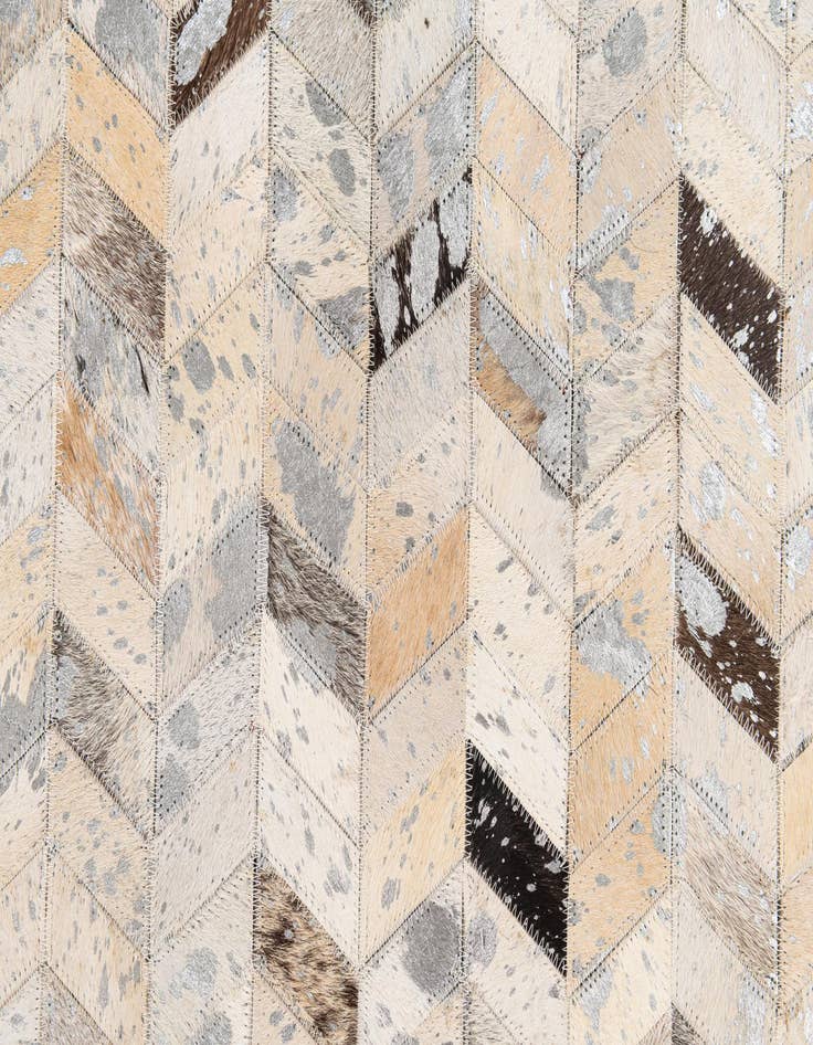 Detail image of 5' 4 x 7' 7 Cowhide Stocks Rug