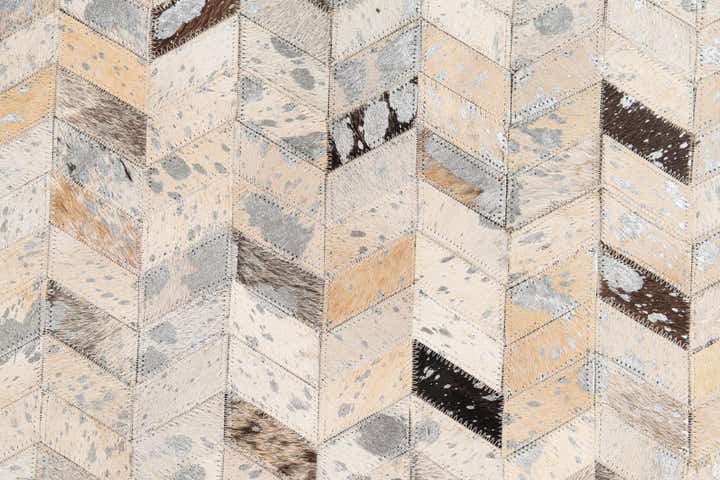 5' 4 x 7' 7 Cowhide Stocks Rug