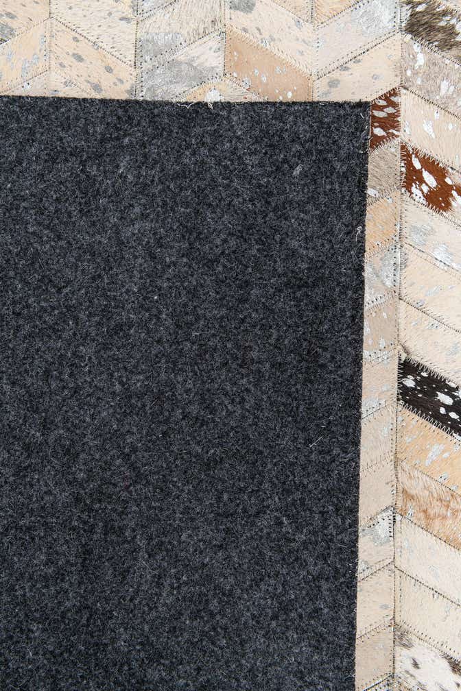 5' 4 x 7' 7 Cowhide Stocks Rug