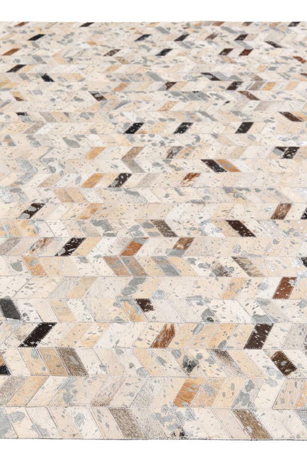 Detail image of 5' 4 x 7' 7 Cowhide Stocks Rug