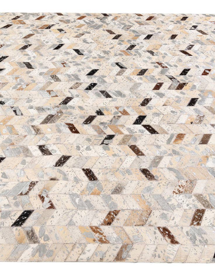 Detail image of 5' 4 x 7' 7 Cowhide Stocks Rug