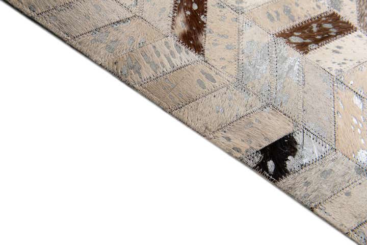 5' 4 x 7' 7 Cowhide Stocks Rug