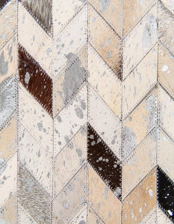 Detail image of 5' 4 x 7' 7 Cowhide Stocks Rug
