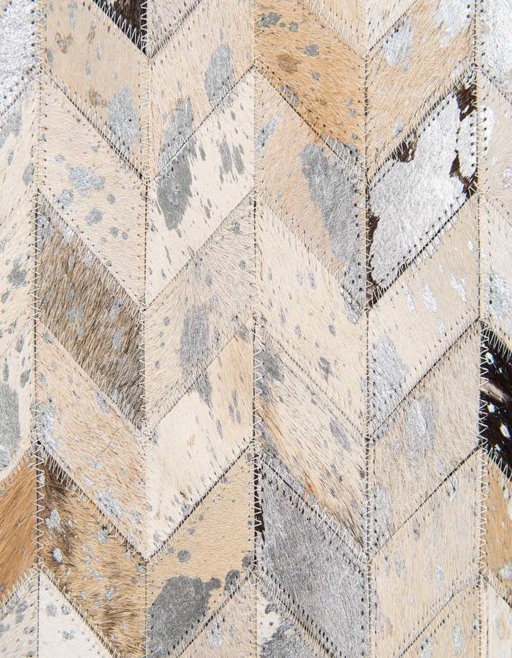 Detail image of 5' 4 x 7' 7 Cowhide Stocks Rug