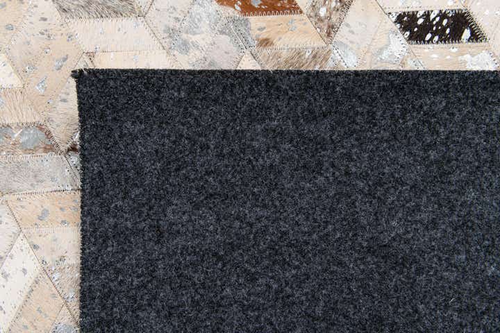 5' 4 x 7' 7 Cowhide Stocks Rug