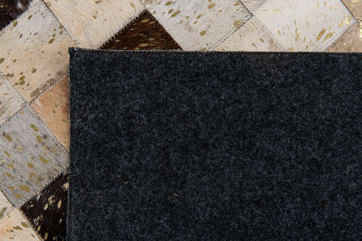 5' 1 x 8' Cowhide Stocks Rug