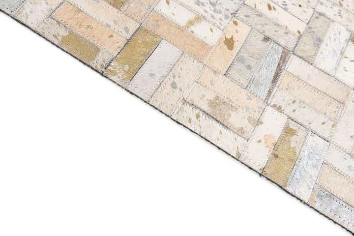 5' 1 x 8' Cowhide Stocks Rug