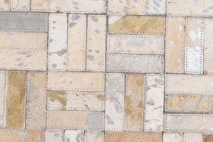 5' 1 x 8' Cowhide Stocks Rug