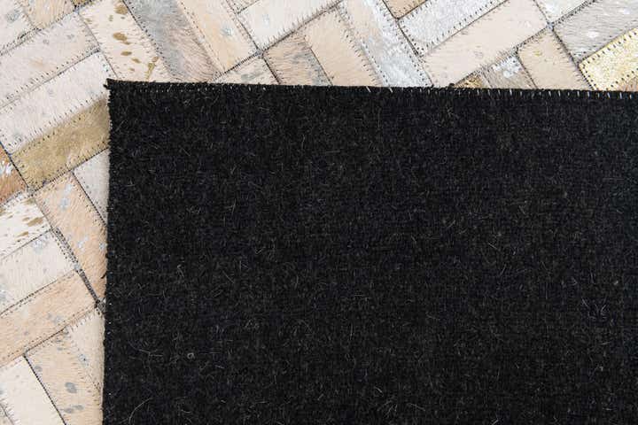 5' 1 x 8' Cowhide Stocks Rug