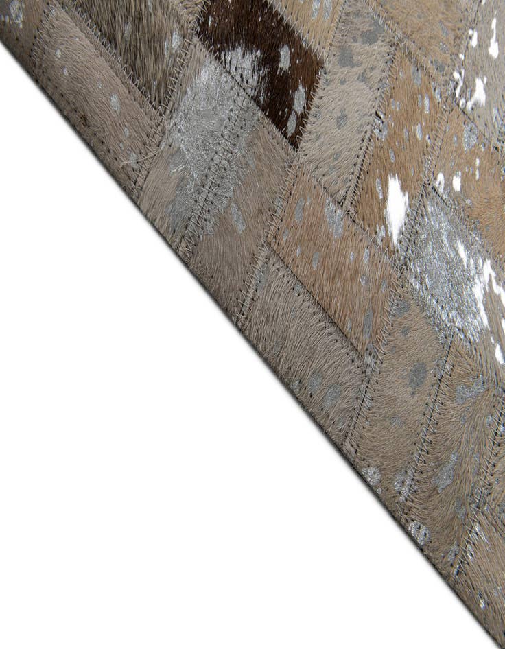 Detail image of 5' 3 x 7' 6 Cowhide Stocks Rug