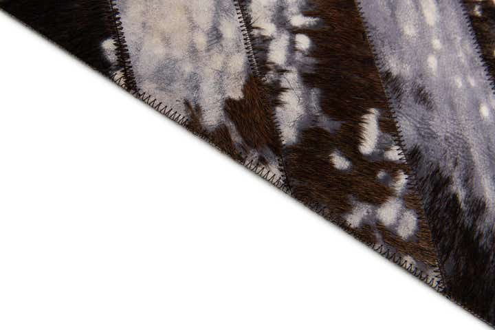5' 1 x 8' Cowhide Stocks Rug
