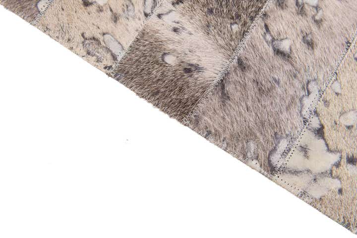 5' 1 x 8' Cowhide Stocks Rug