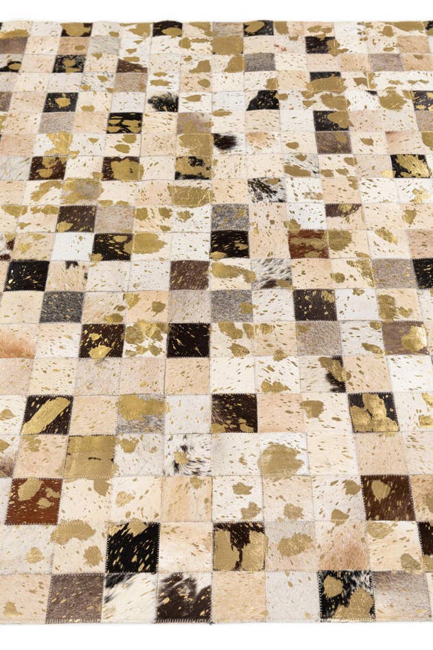 Detail image of 5' x 7' 11 Cowhide Stocks Rug