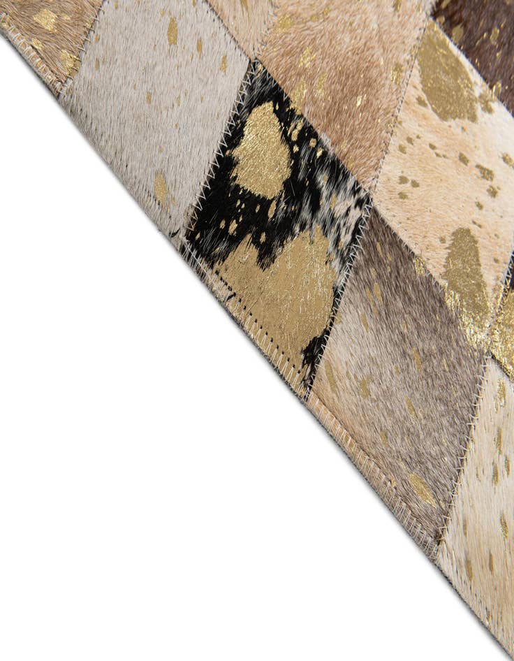 Detail image of 5' x 7' 11 Cowhide Stocks Rug