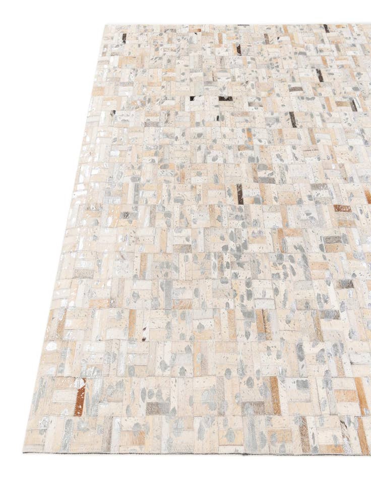 Detail image of 4' 11 x 8' 1 Cowhide Stocks Rug