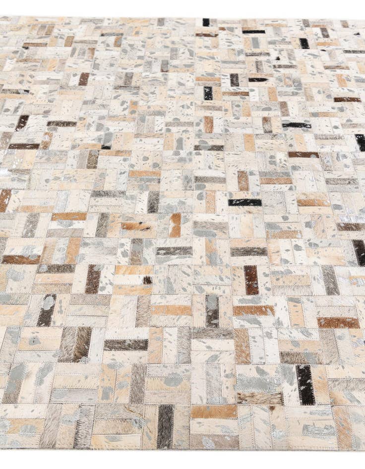 Detail image of 5' x 7' 11 Cowhide Stocks Rug