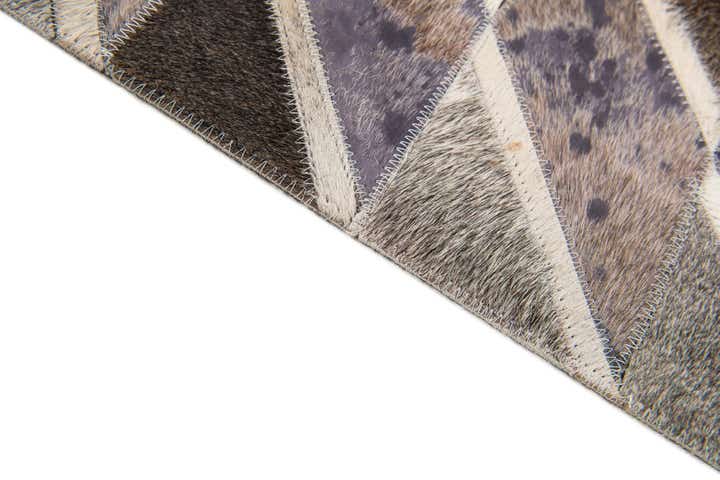 5' x 7' 10 Cowhide Stocks Rug