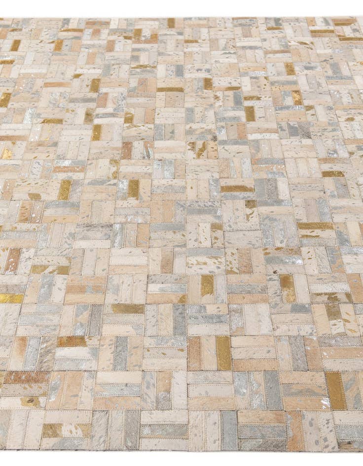 Detail image of 5' x 7' 10 Cowhide Stocks Rug