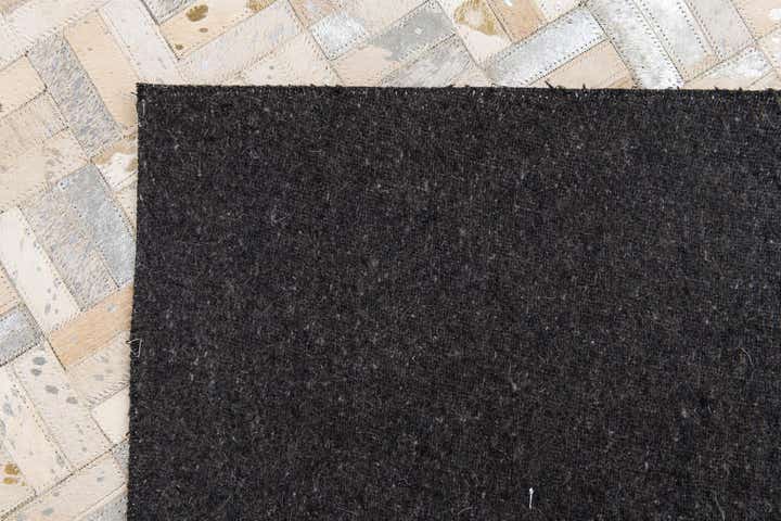 5' x 7' 10 Cowhide Stocks Rug