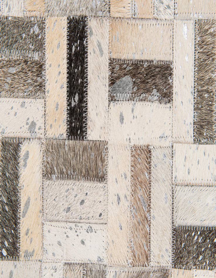 Detail image of 5' x 8' 1 Cowhide Stocks Rug