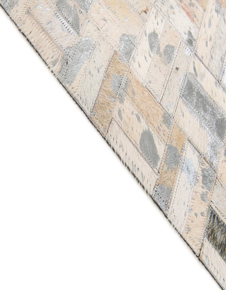 Detail image of 5' x 8' 1 Cowhide Stocks Rug