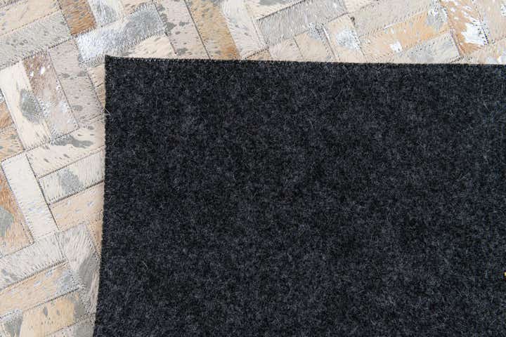 5' x 8' 1 Cowhide Stocks Rug