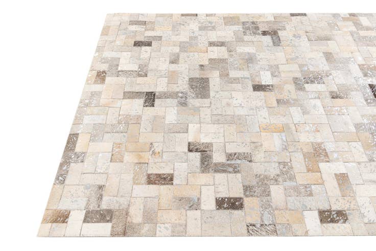 Detail image of 4' 9 x 6' 10 Cowhide Stocks Rug