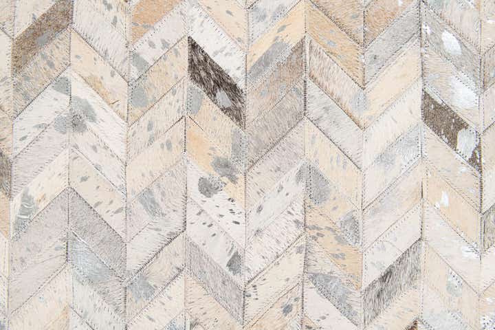 5' 1 x 8' Cowhide Stocks Rug