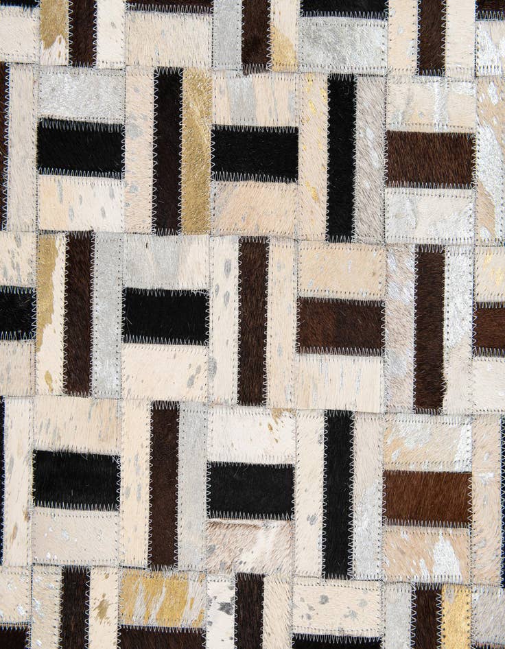 Detail image of 4' 11 x 7' 11 Cowhide Stocks Rug
