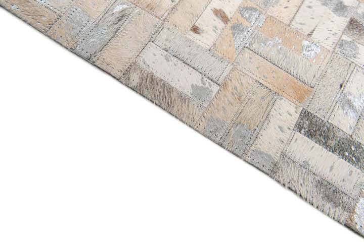 4' 11 x 8' Cowhide Stocks Rug