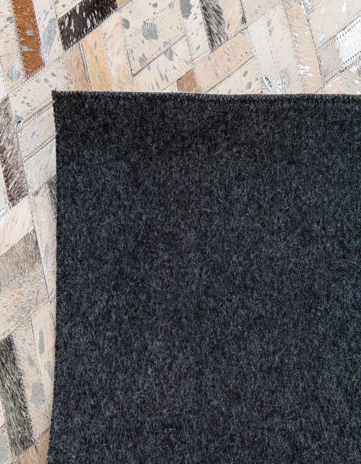 Detail image of 5' 3 x 7' 10 Cowhide Stocks Rug