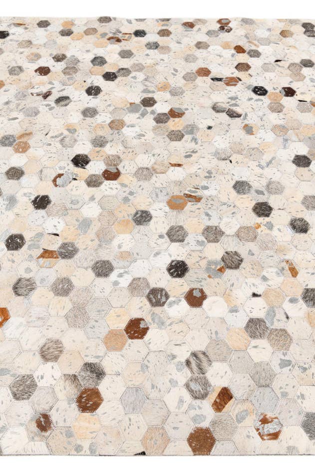 Detail image of 5' x 7' 11 Cowhide Stocks Rug