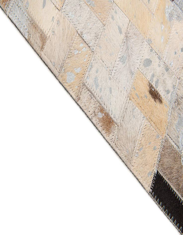 Detail image of 5' 3 x 7' 3 Cowhide Stocks Rug