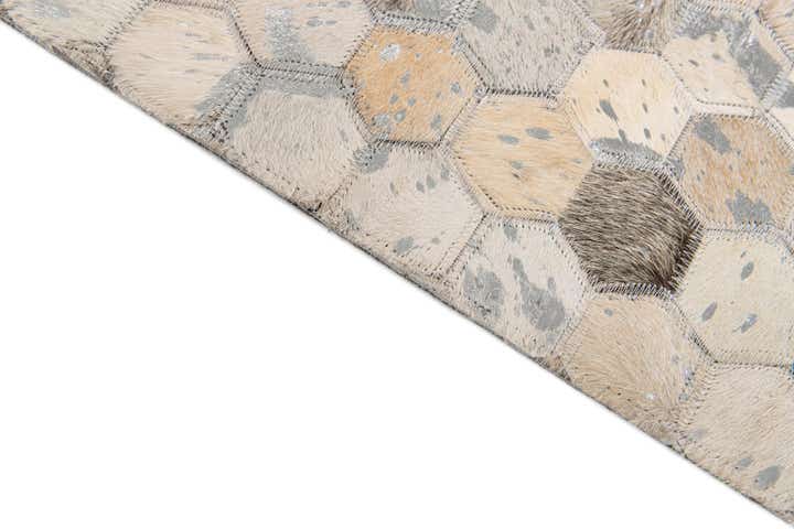 5' 1 x 8' Cowhide Stocks Rug