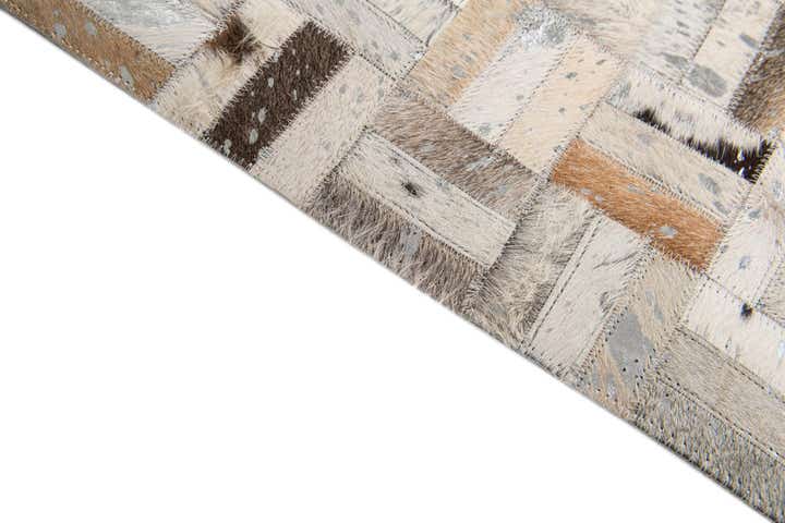 5' x 8' 1 Cowhide Stocks Rug