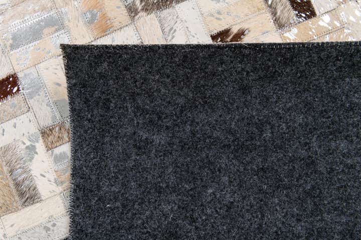 5' x 8' 1 Cowhide Stocks Rug