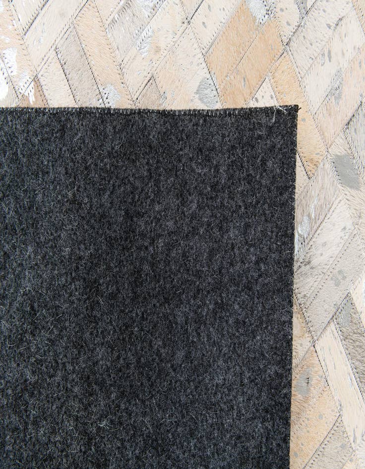 Detail image of 5' x 8' 1 Cowhide Stocks Rug