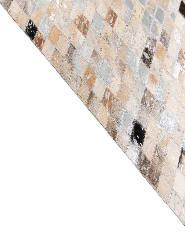 Detail image of 5' 5 x 7' 8 Cowhide Stocks Rug