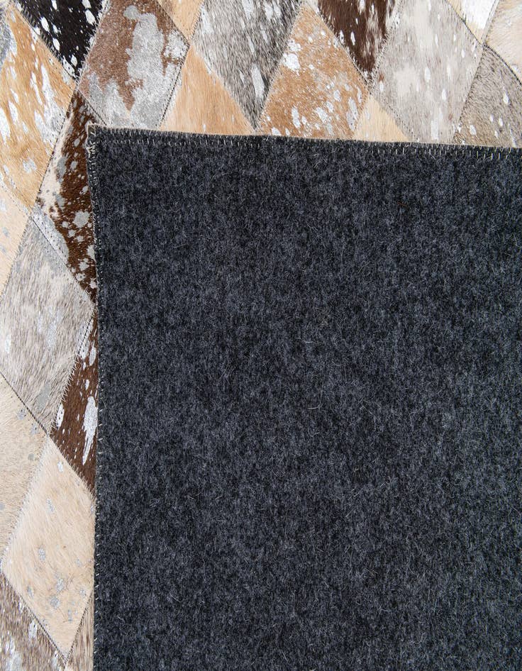 Detail image of 8' x 10' Cowhide Stocks Rug